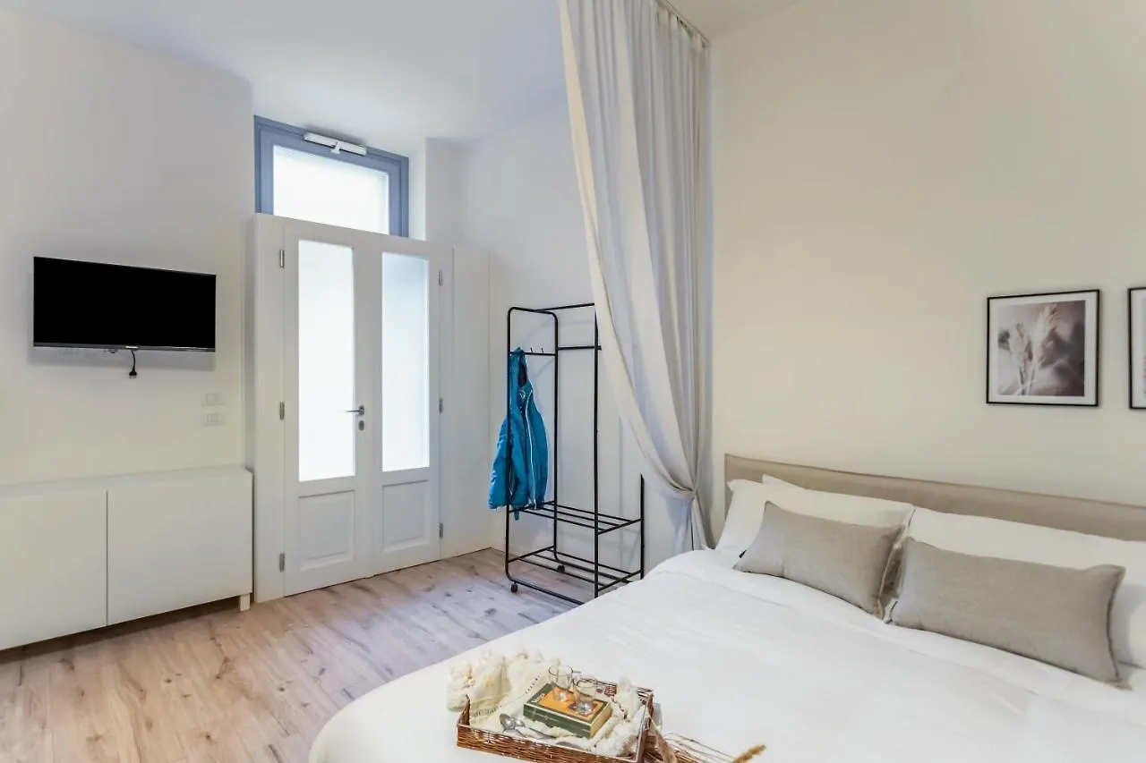 Lucrezia Apartments - Pavia City - By Host4U