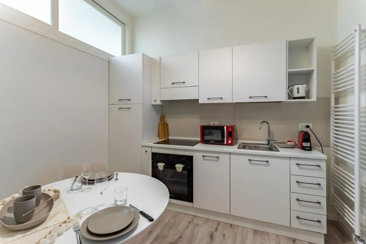 Lucrezia Apartments - Pavia City - By Host4U
