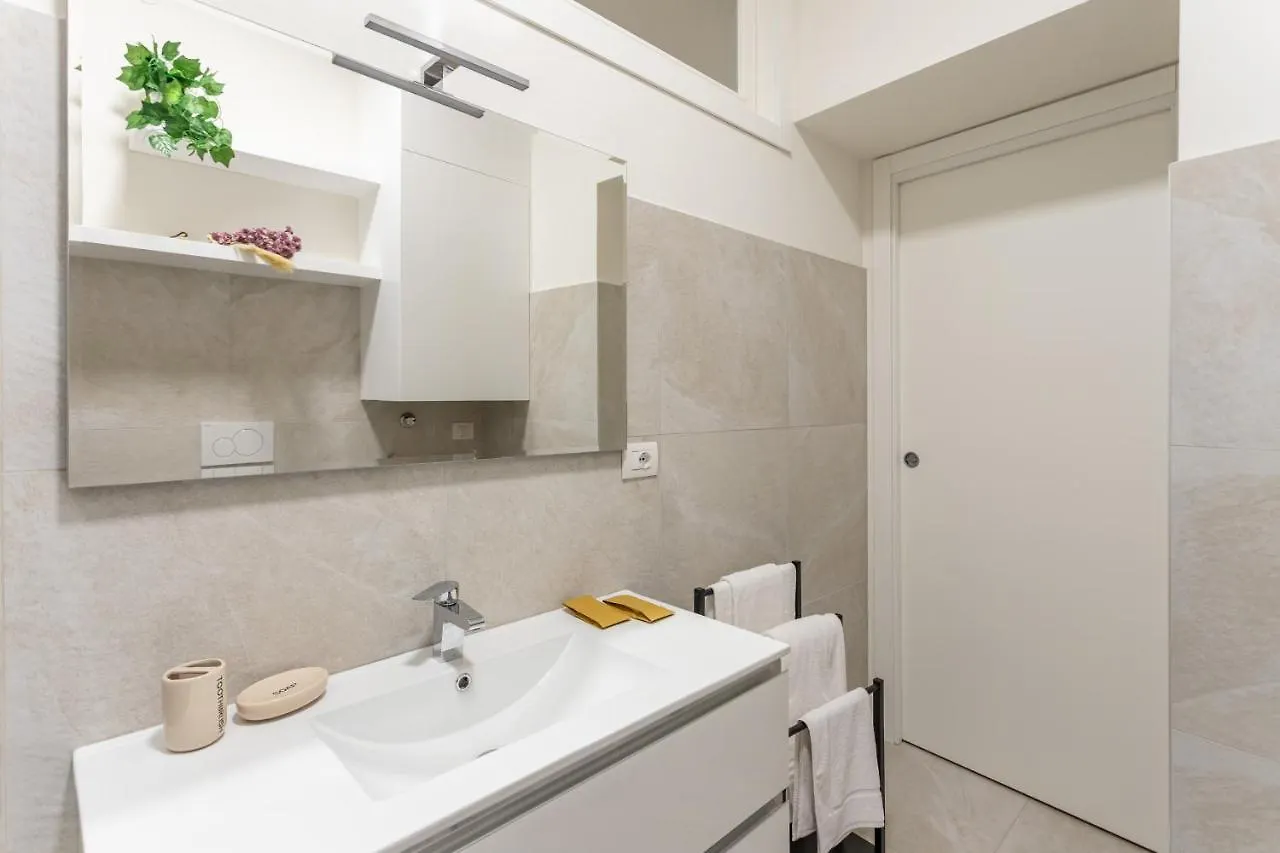 Lucrezia Apartments - Pavia City - By Host4U