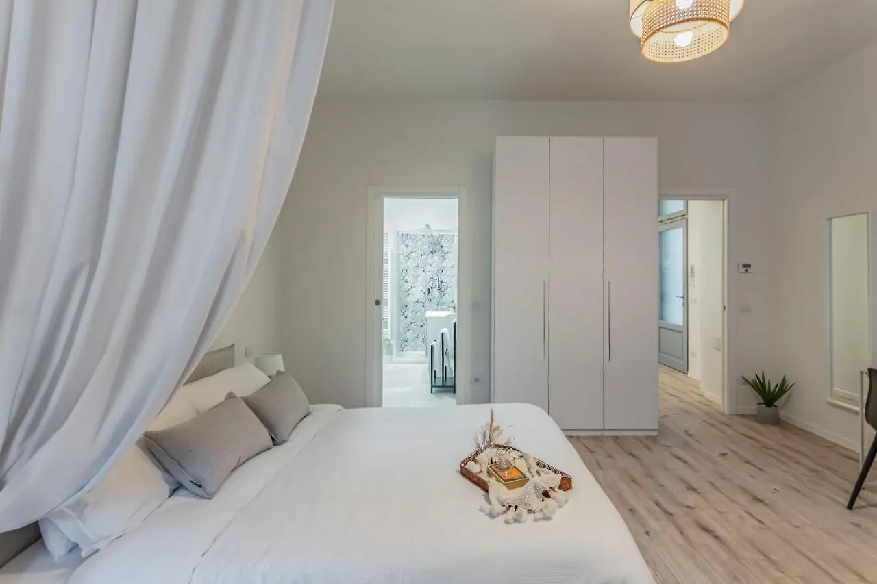 Lucrezia Apartments - Pavia City - By Host4U